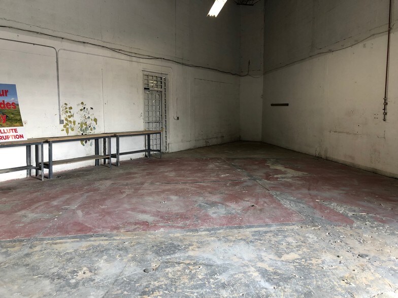 More Photos Of 660 NW 137th St, North Miami Warehouse For Sale