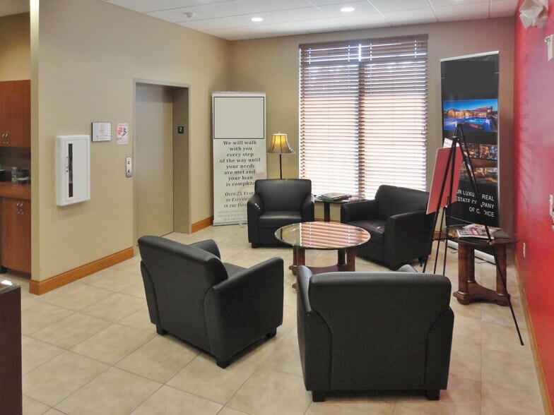 More Photos Of 20701 Bruce B Downs Blvd, Tampa Loft Creative Space For Lease