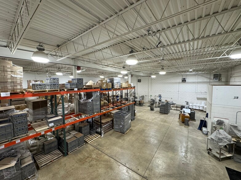 More Photos Of 2362 Industrial Dr, Neenah Warehouse For Lease