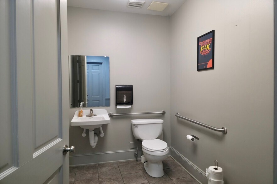 More Photos Of 17228 Lancaster Hwy, Charlotte Medical For Lease