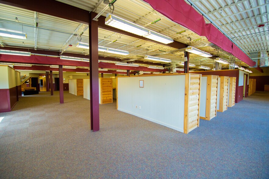 More Photos Of 700 Hepburn St, Milton Showroom For Lease