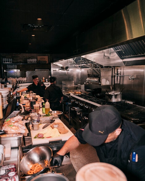 More Photos Of 115 N Carpenter St, Chicago Apartments For Lease