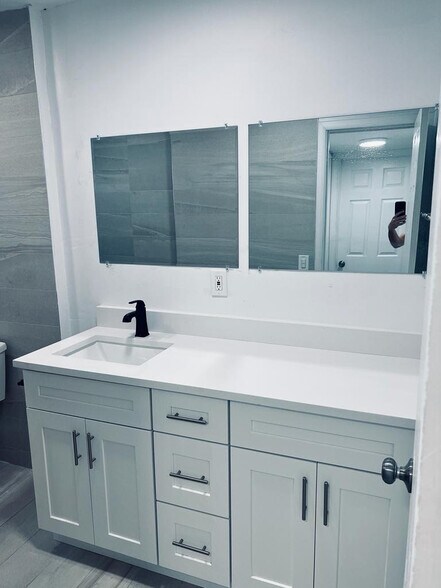 More Photos Of 930 N 14th Ct, Hollywood Multifamily For Sale