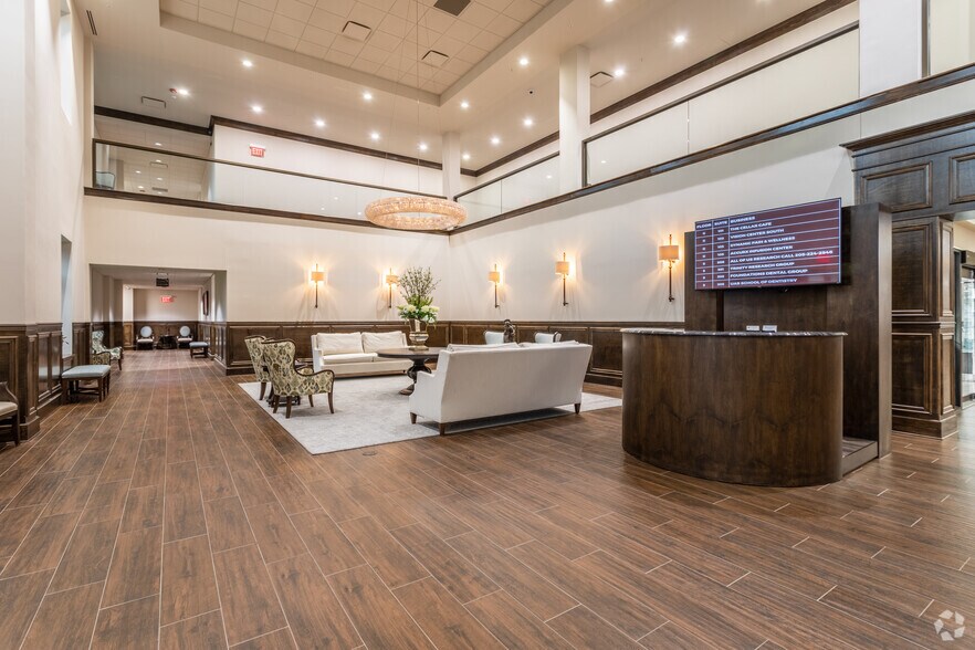 More Photos Of 2826 Ross Clark Cir, Dothan Unknown For Sale