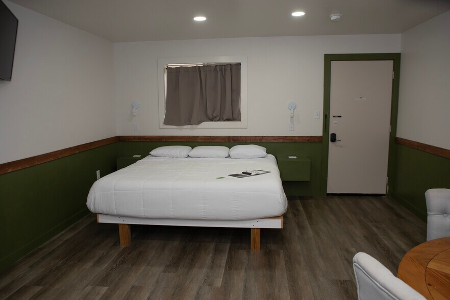 More Photos Of 6199 Highway 165, Columbia Hotel For Sale