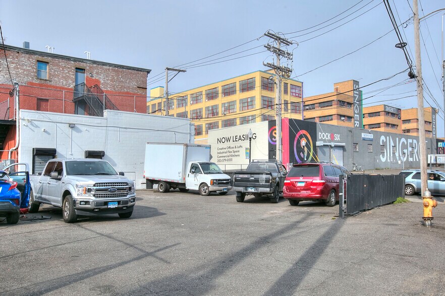 More Photos Of 845 E Main St, Bridgeport Restaurant For Sale
