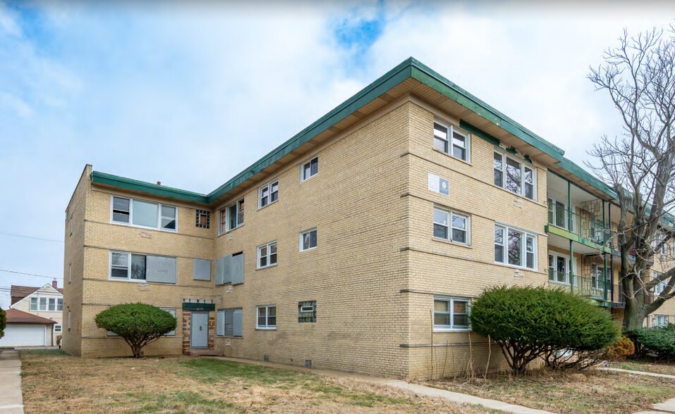 Primary Photo Of 8735 S Beverly Blvd, Chicago Apartments For Sale