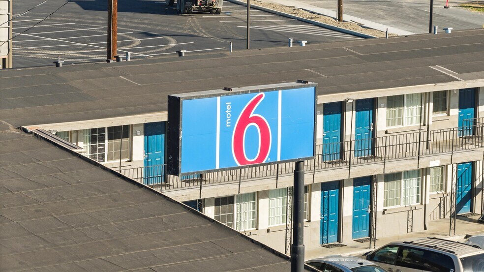 More Photos Of 635 S Highway 395, Hermiston Hotel For Sale