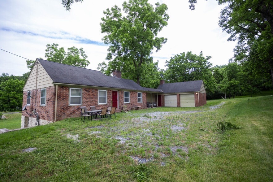 More Photos Of 1207 Flohrs Church Rd, Biglerville Hospitality For Sale