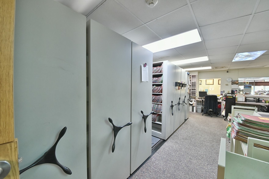 More Photos Of 1805 SE Lake Weir Ave, Ocala Medical For Sale