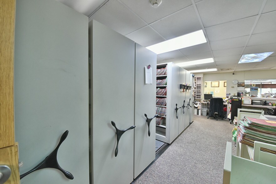 More Photos Of 1805 SE Lake Weir Ave, Ocala Medical For Sale