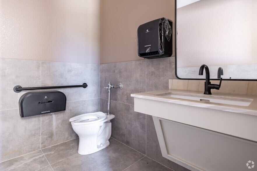 More Photos Of 25201 FM 2978 Rd, Tomball Medical For Lease