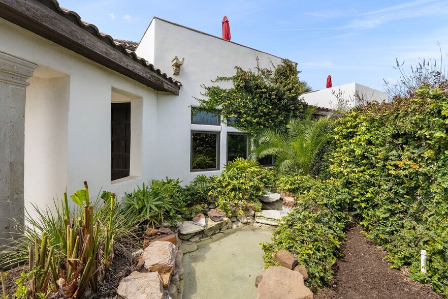 More Photos Of 1703 Highway 35 S, Rockport Office Residential For Lease