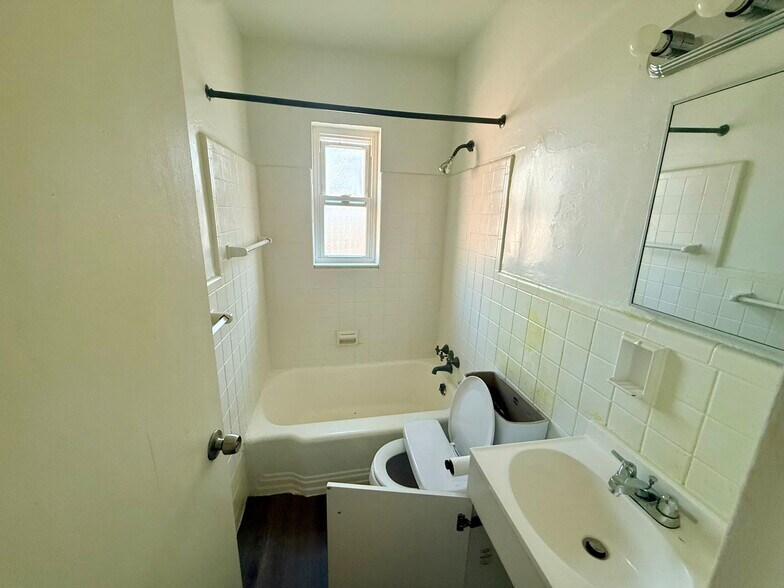More Photos Of 2512-2516 Highland Ave, Cincinnati Apartments For Sale
