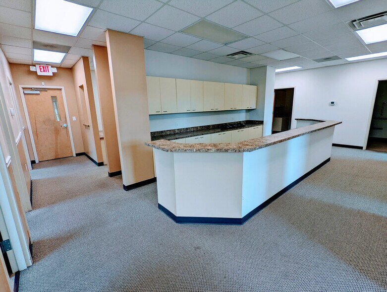 More Photos Of 601 Old Wagner Rd, Petersburg Medical For Lease