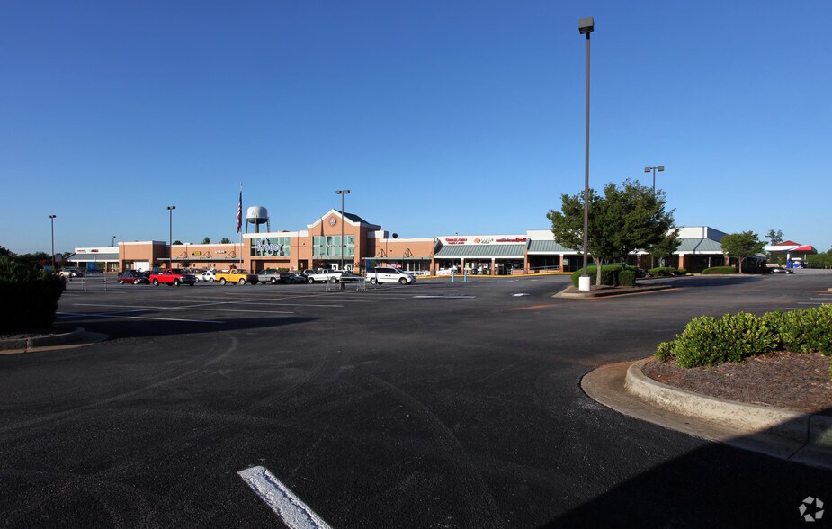 Primary Photo Of 101-129 Fairview Rd, Ellenwood General Retail For Lease