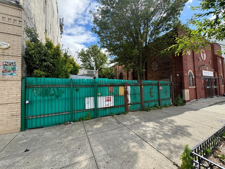 1982 Fulton, Brooklyn, NY 11233 Land