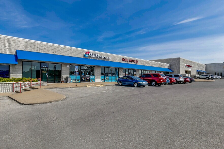 More Photos Of 1570-1580 SW Wanamaker Rd, Topeka Unknown For Lease