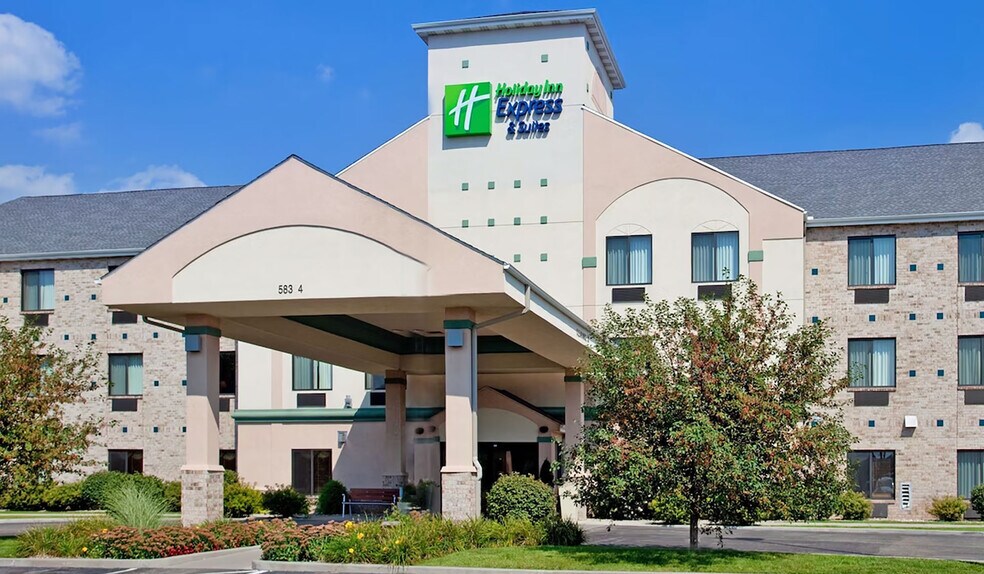 More Photos Of 58364 In-19, Elkhart Hotel For Sale