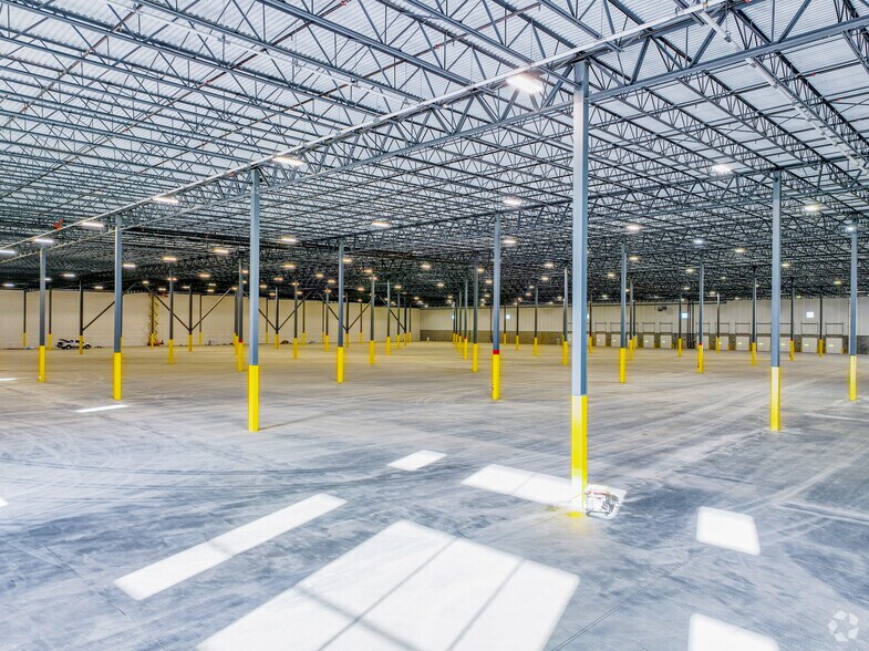 More Photos Of 400 Trey St, Jeffersonville Distribution For Lease