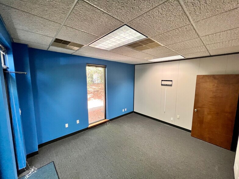 More Photos Of 1149 Executive Cir, Cary Office For Lease
