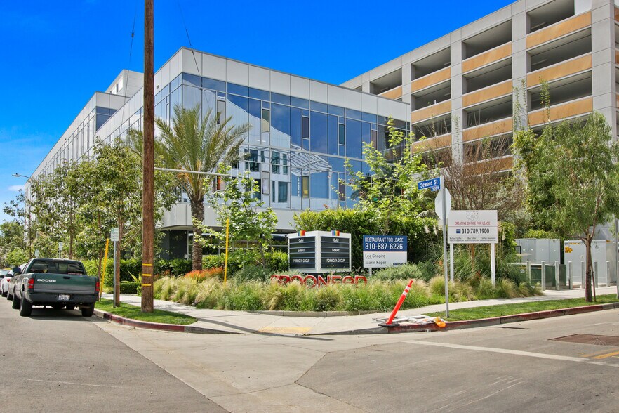 More Photos Of 959 Seward St, Los Angeles Office For Lease