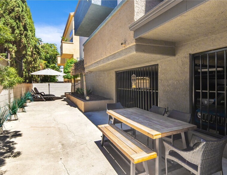 More Photos Of 5325 Denny Ave, North Hollywood Apartments For Sale