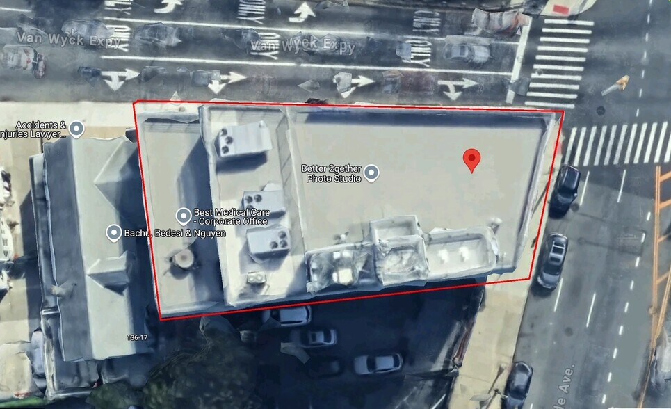 More Photos Of 136-21 Hillside Ave, Richmond Hill Medical For Lease