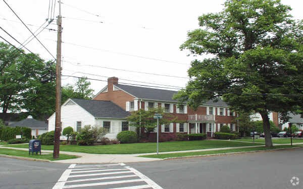 More Photos Of 500 Dorian Rd, Westfield Medical For Lease