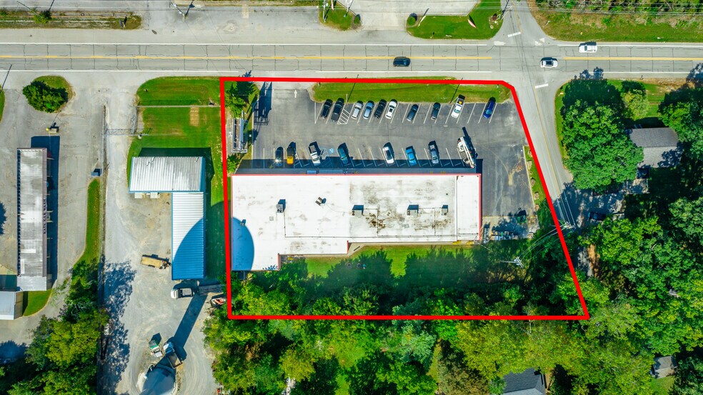 More Photos Of 3703 Taft Hwy, Signal Mountain Storefront For Sale