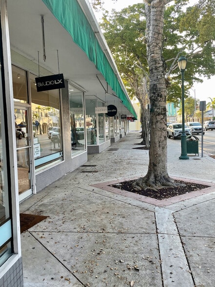 More Photos Of 5800-5840 Sunset Dr, South Miami Unknown For Lease