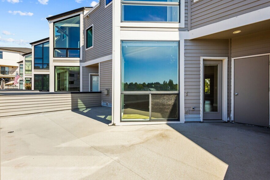 More Photos Of 8137 SW Seneca St, Tualatin Flex For Sale