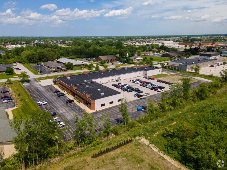 More Photos Of 251-397 W 84th Dr, Merrillville Flex For Lease