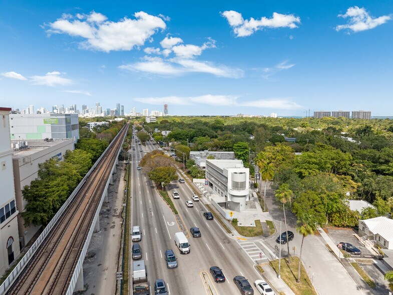 More Photos Of 2424 S Dixie Hwy, Coconut Grove Loft Creative Space For Sale