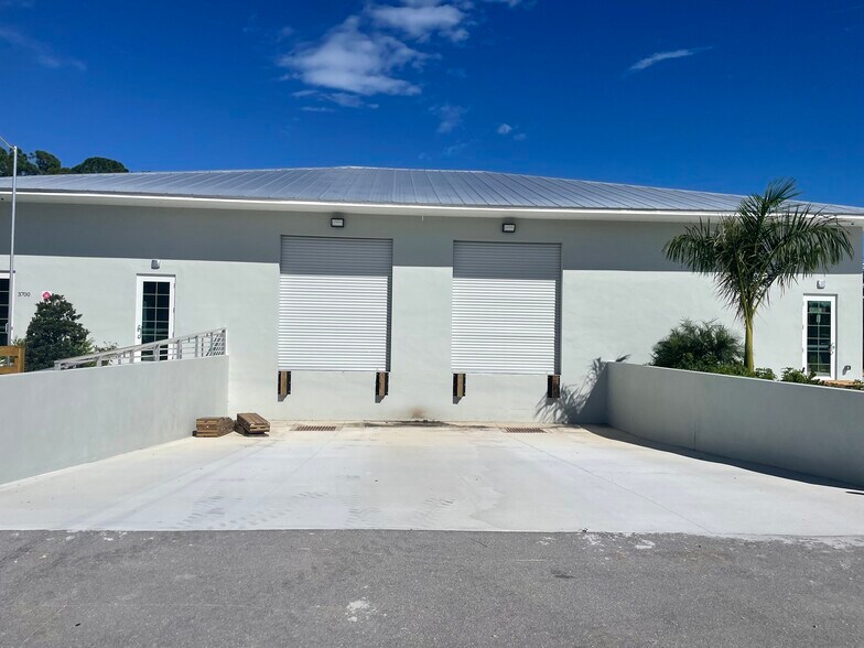 More Photos Of 3700 9th St SW, Vero Beach Refrigeration Cold Storage For Lease