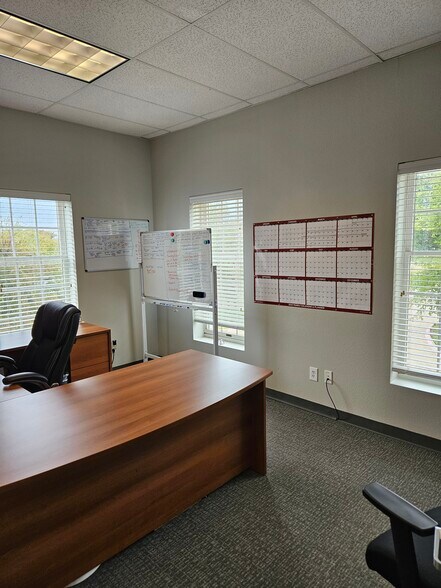 More Photos Of 2304 W Interstate 20, Arlington Office For Lease