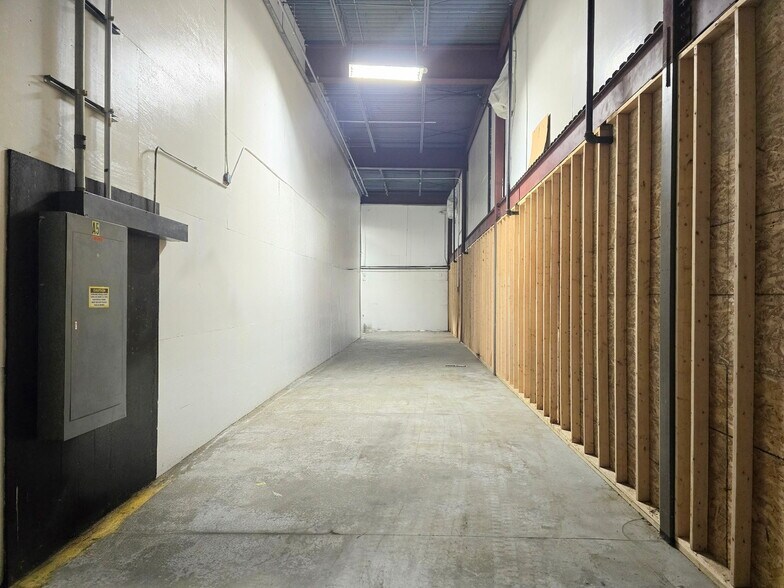 More Photos Of 55 Barnstead Rd, Pittsfield Warehouse For Lease