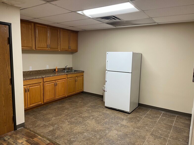 More Photos Of 11401 S Portland Ave, Oklahoma City Warehouse For Lease