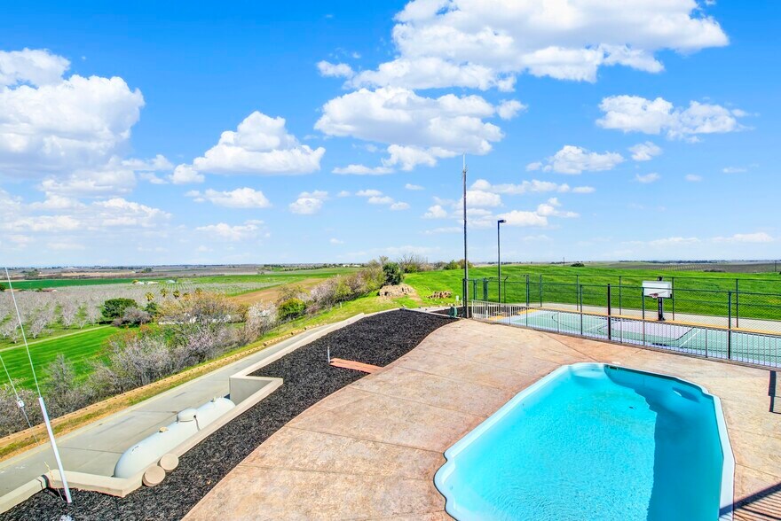 More Photos Of 8560 Holmes Ln, Winters Specialty For Sale