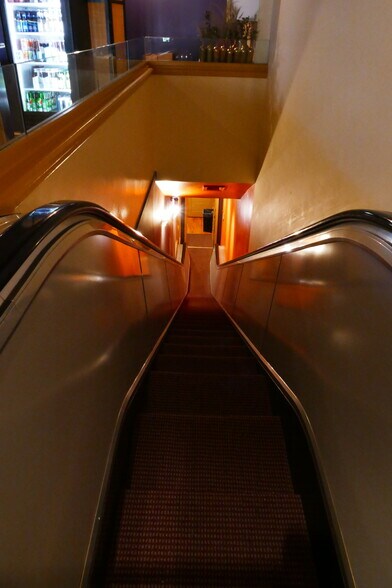 More Photos Of 9 N Loudoun St, Winchester Office For Sale