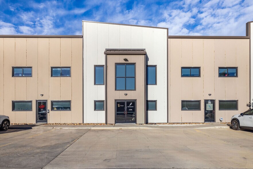 More Photos Of 3040 Airport Dr, Erie Flex For Sale