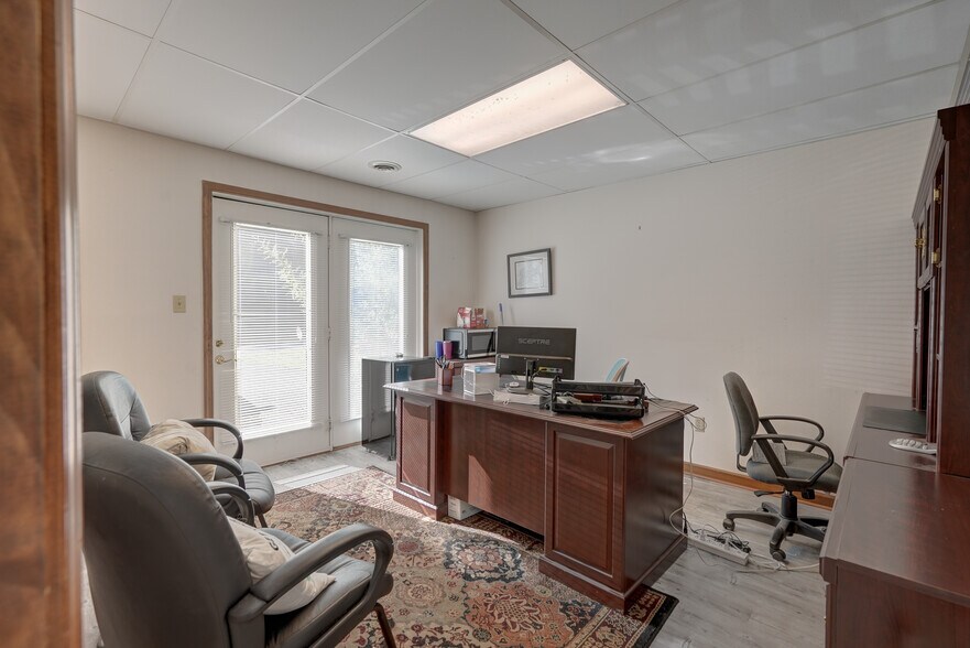 More Photos Of 2704 Lake Monticello Rd, Palmyra Office For Sale