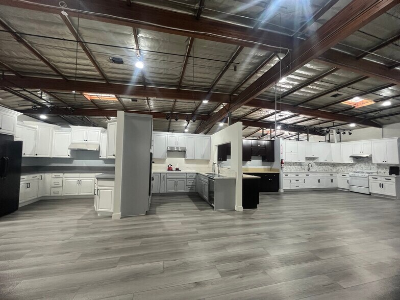 More Photos Of 938-940 S Vail Ave, Montebello Warehouse For Lease