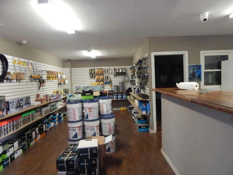 More Photos Of 209 Center St, Bridgeport Warehouse For Lease