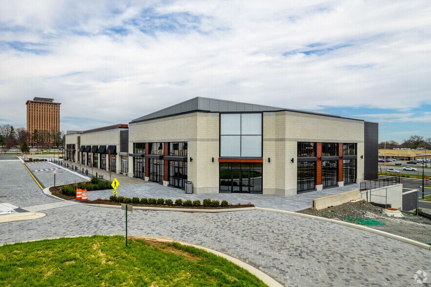 More Photos Of 3200 Avenue North Blvd, Wilmington Storefront For Lease