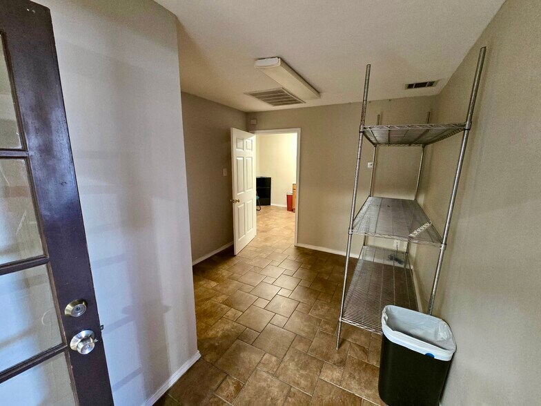 More Photos Of 16299 Fm 1325, Austin Auto Repair For Lease