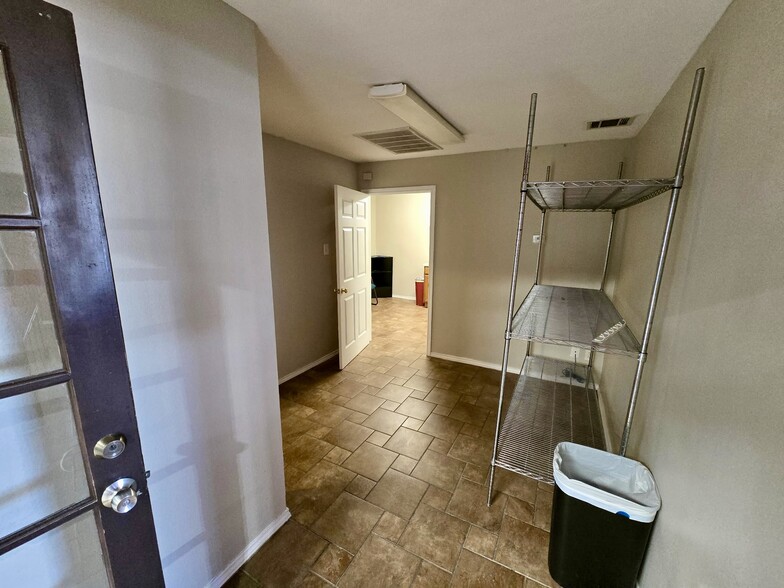 More Photos Of 16299 Fm 1325, Austin Auto Repair For Sale