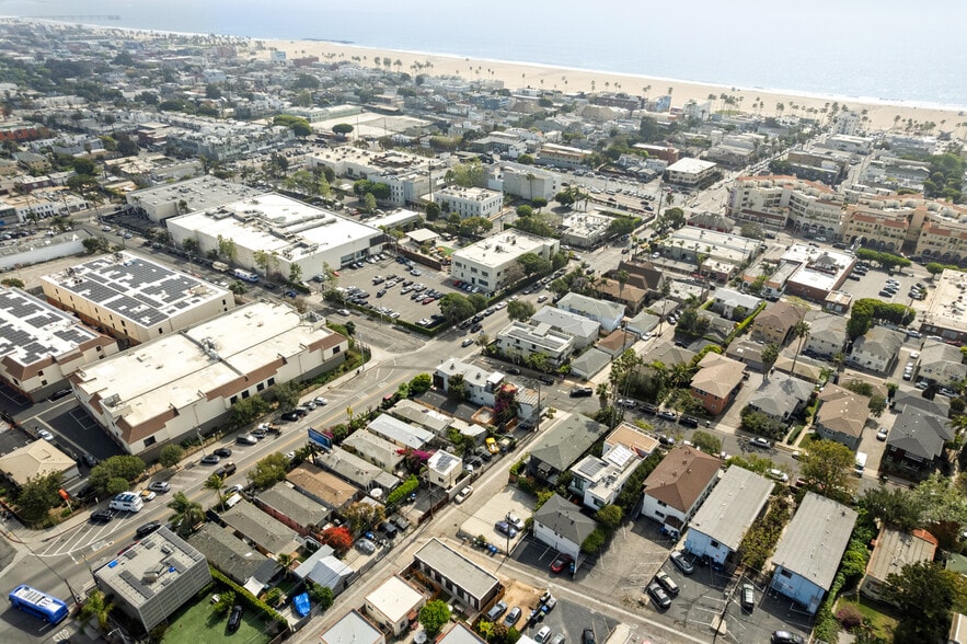 More Photos Of 250 3rd Ave, Venice Apartments For Sale