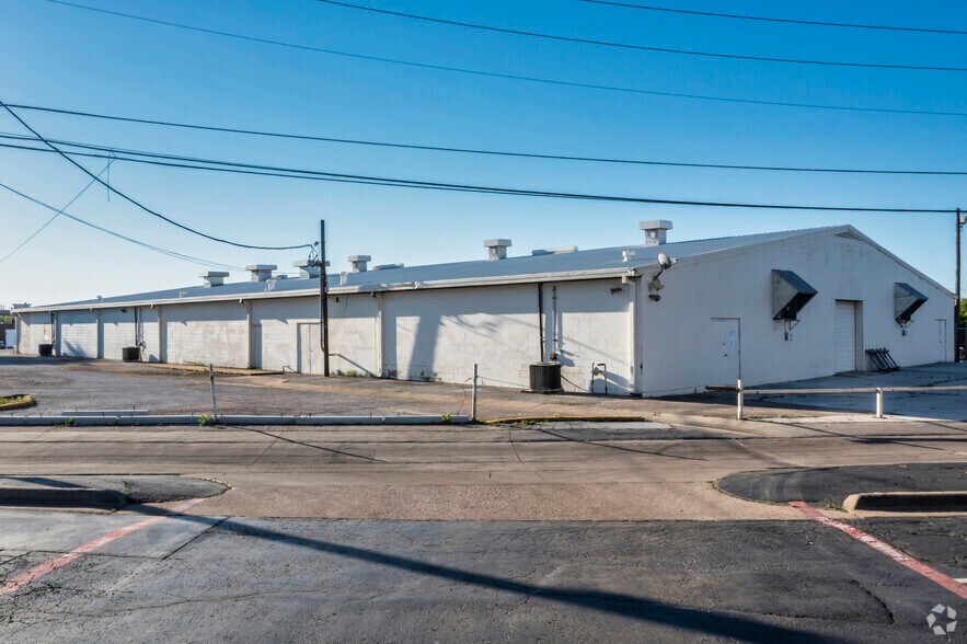 More Photos Of 816 S Sherman St, Richardson Industrial For Sale