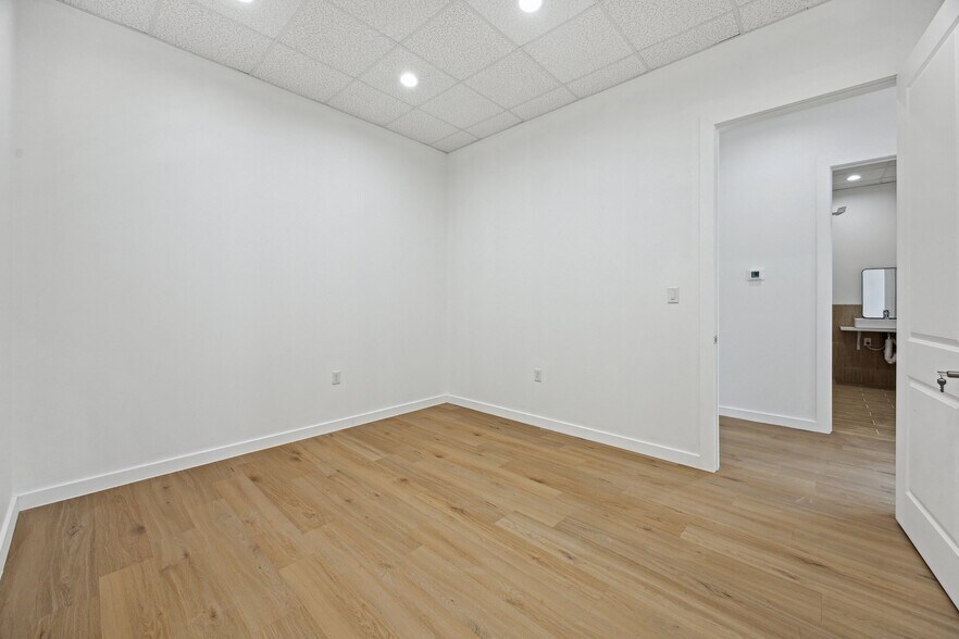 More Photos Of 26606-26622 Cook Field Rd, Katy Medical For Lease